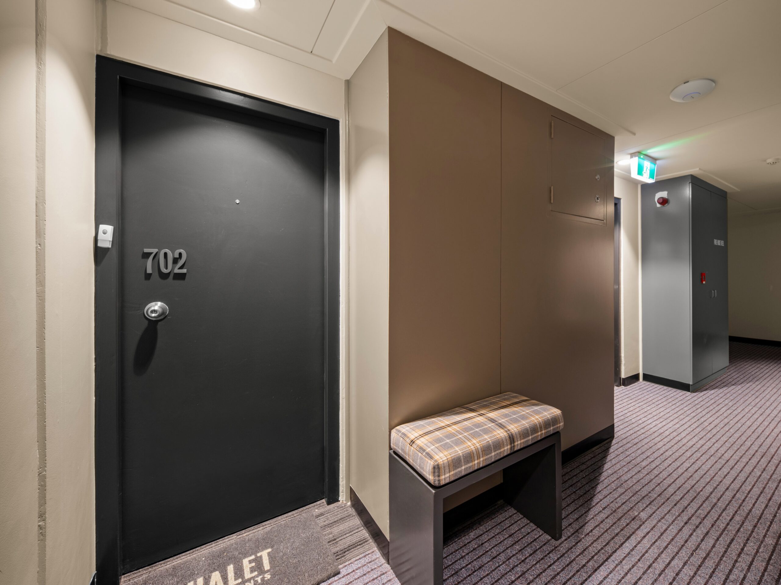 15_Chalet 702